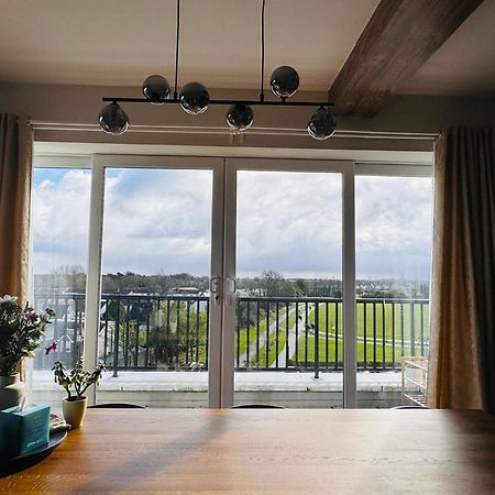 Finnstown Hall- Private Room In Shared Apartment With The Host Dublin Bagian luar foto