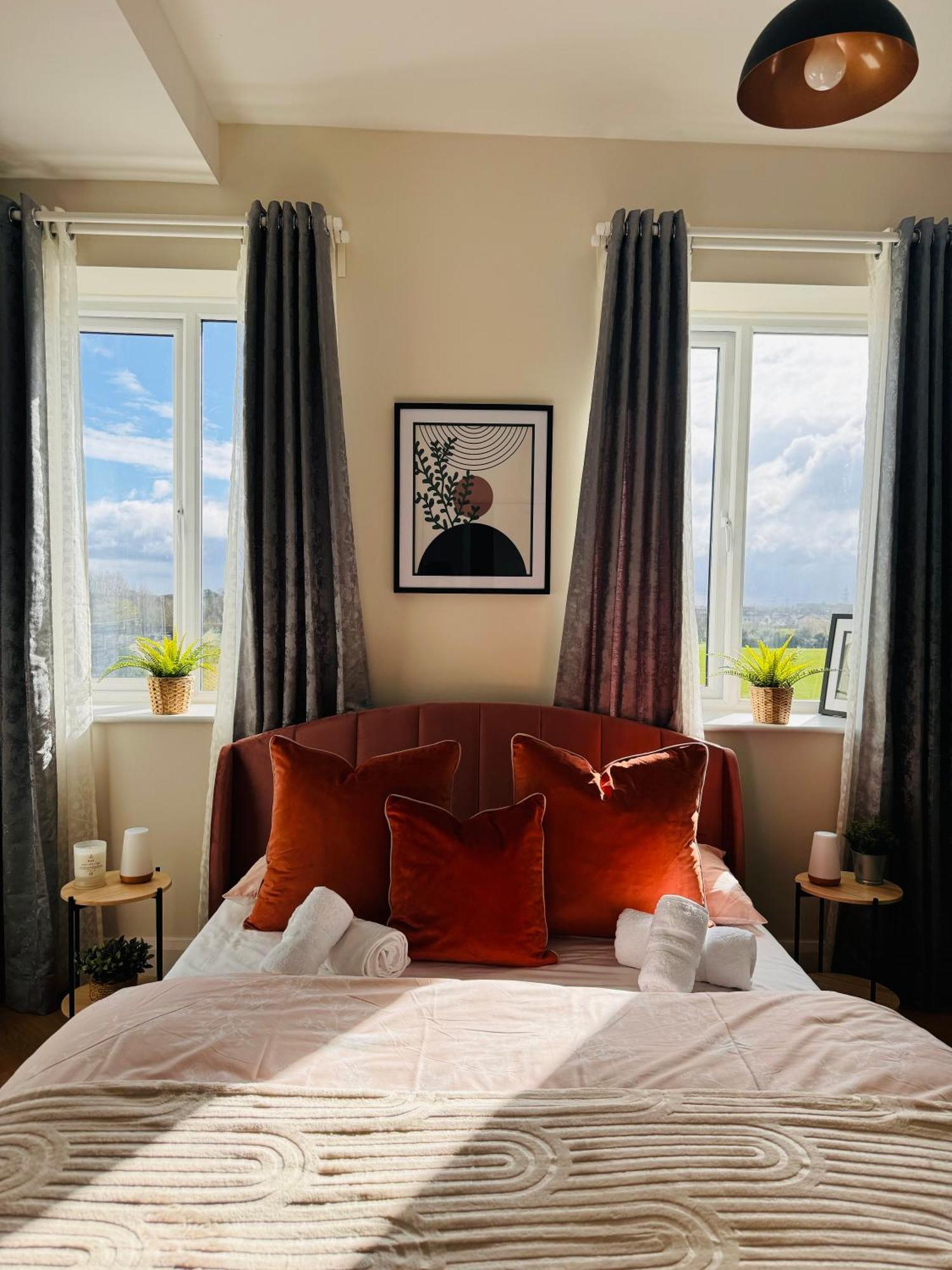 Finnstown Hall- Private Room In Shared Apartment With The Host Dublin Bagian luar foto