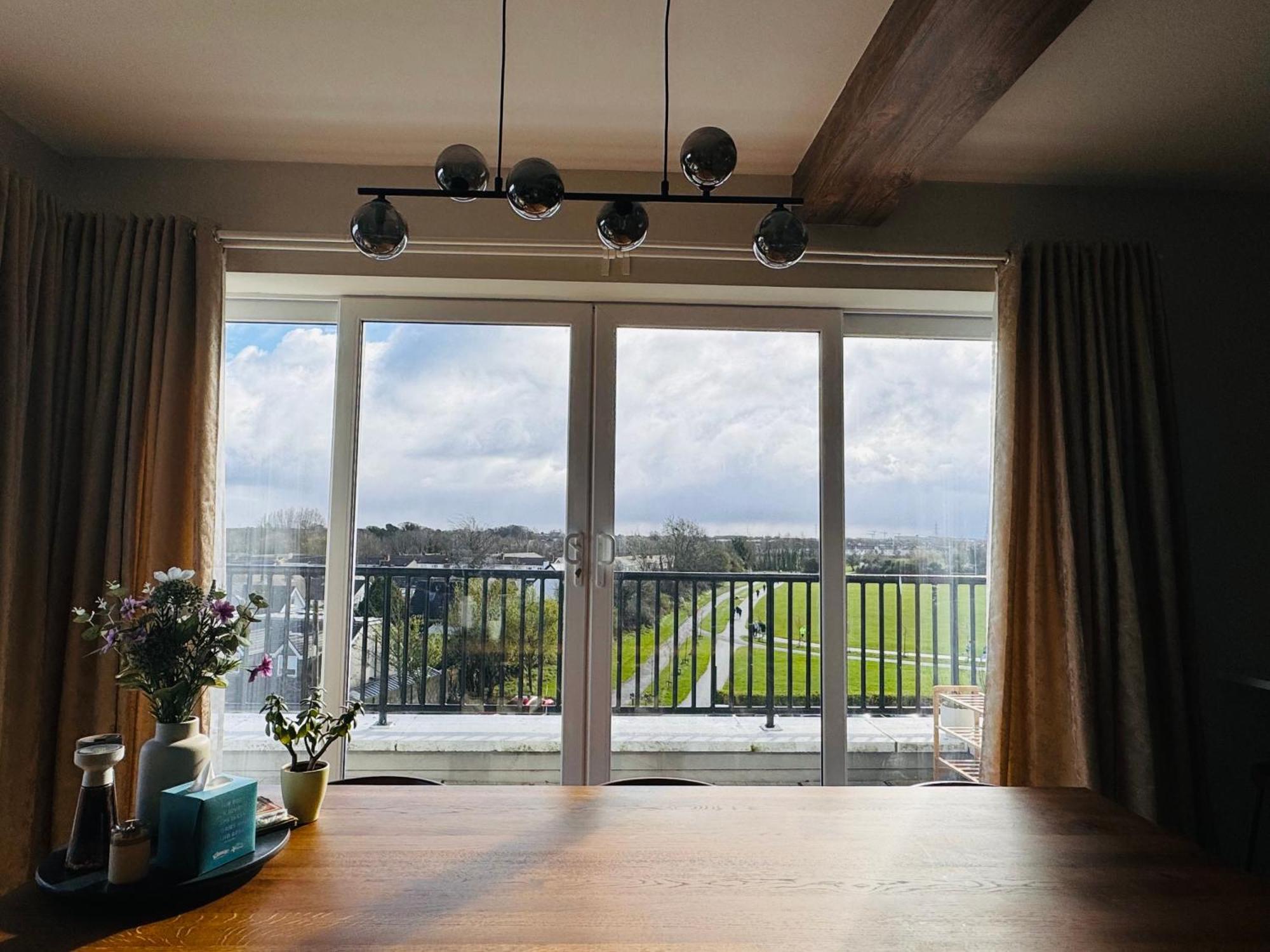 Finnstown Hall- Private Room In Shared Apartment With The Host Dublin Bagian luar foto