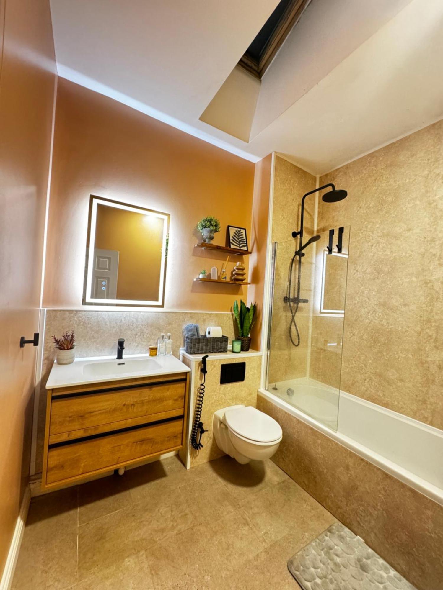 Finnstown Hall- Private Room In Shared Apartment With The Host Dublin Bagian luar foto