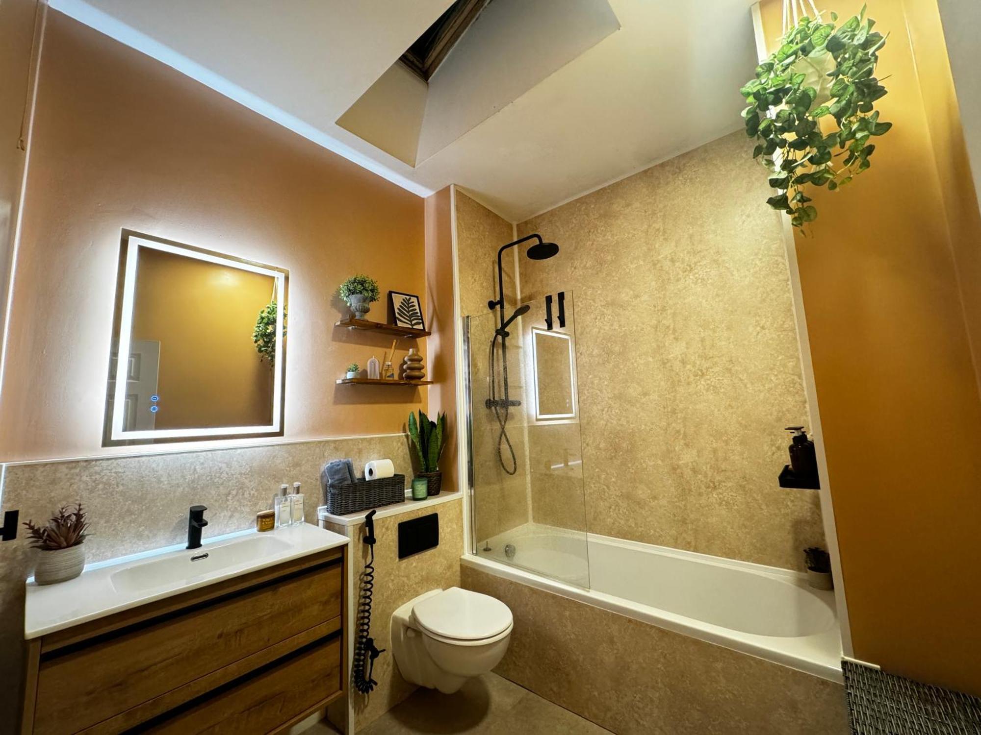 Finnstown Hall- Private Room In Shared Apartment With The Host Dublin Bagian luar foto